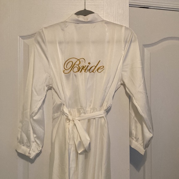 Bride Wrap Mid Length Robe - Picture 5 of 6